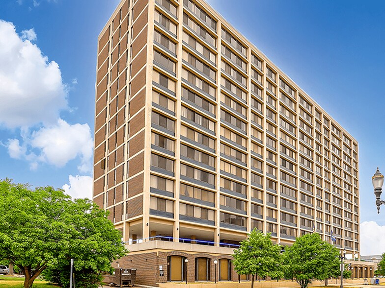 More Photos Of 610 W Ottawa St, Lansing Apartments For Lease