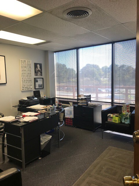 More Photos Of 1720 S Edmonds Ln, Lewisville Office For Lease