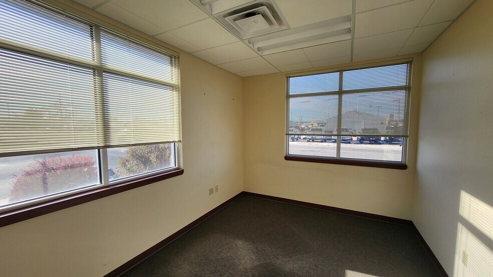 More Photos Of 370 N Meridian St, Blackfoot Office For Lease
