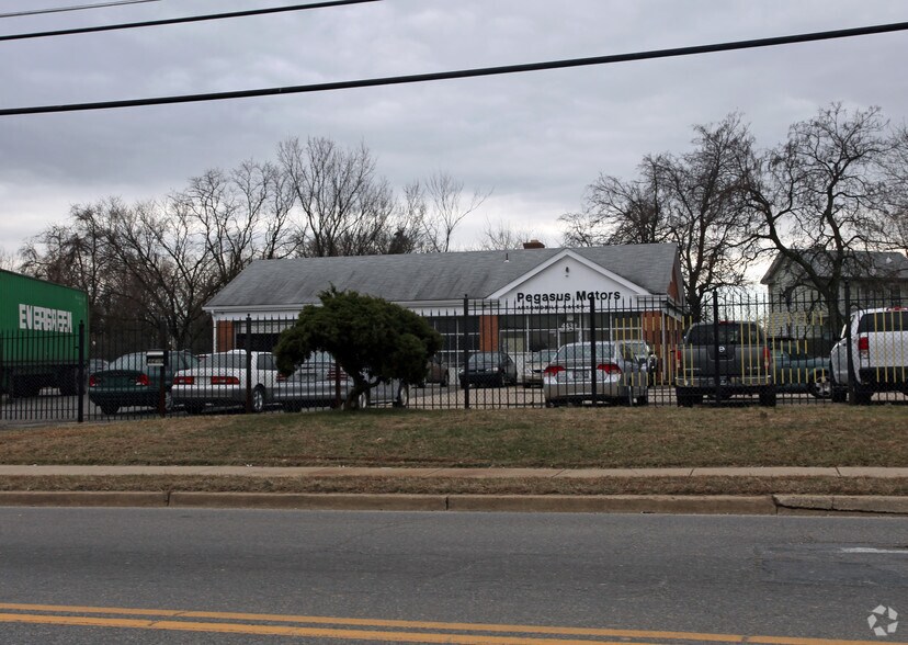 Primary Photo Of 4439 Wheeler Rd, Oxon Hill Auto Repair For Sale