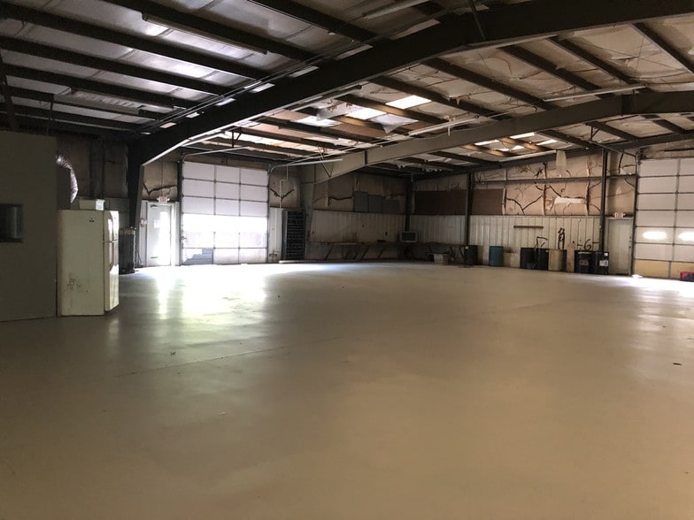 More Photos Of 3530 Dickerson Pike, Nashville Flex For Sale