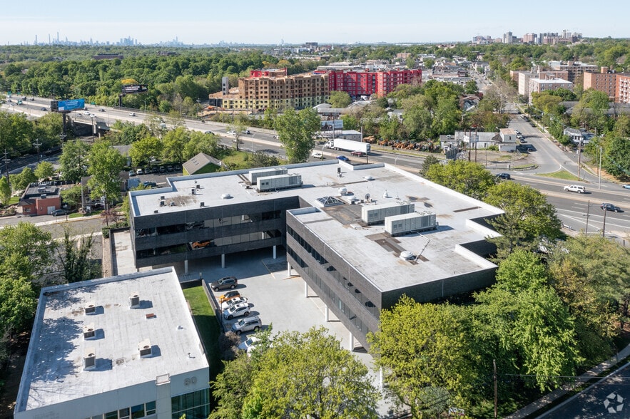 More Photos Of 70 Grand Ave, River Edge Business Park For Lease