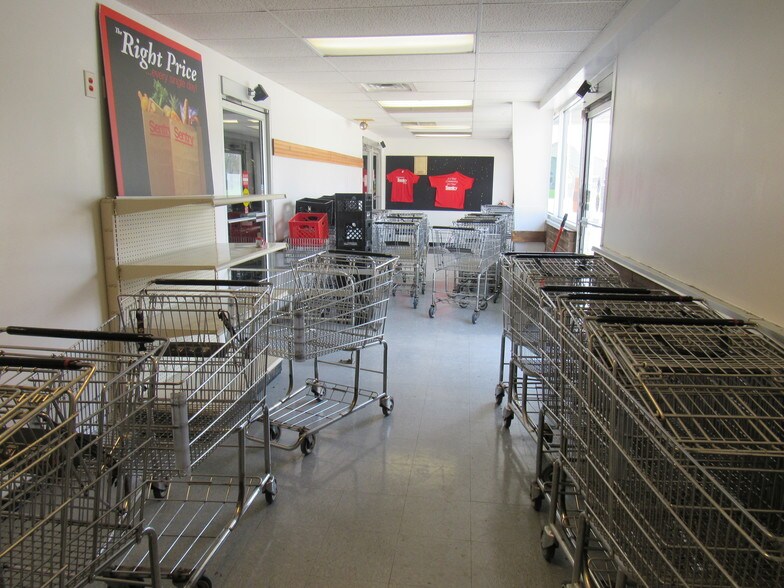 More Photos Of 275 Laing St, Redgranite Supermarket For Lease