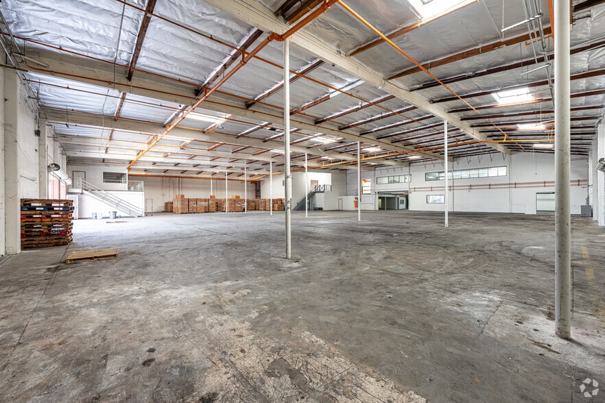 More Photos Of 1601 Perrino Pl, Los Angeles Manufacturing For Sale