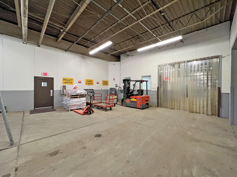 More Photos Of 2800-2860 W 21st St, Erie Office For Lease