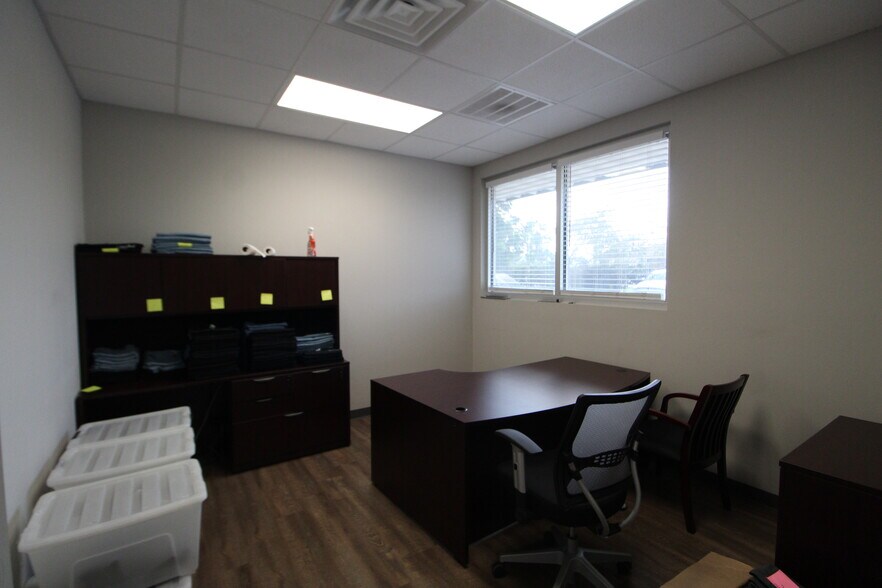 More Photos Of 2023 59th Ter E, Bradenton Warehouse For Lease