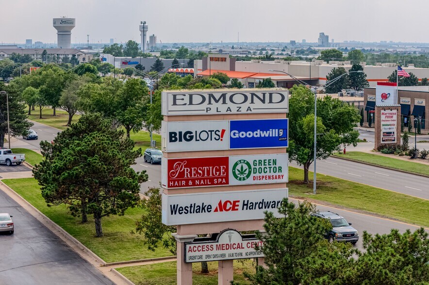 More Photos Of 28 E 15th St, Edmond Storefront For Sale
