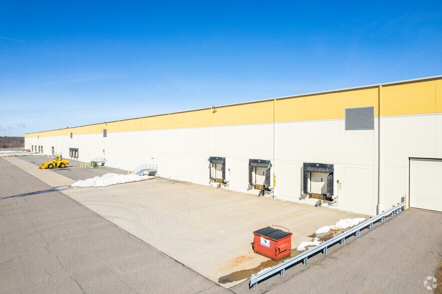 More Photos Of 68 Green Mountain Rd, Hazleton Warehouse For Lease