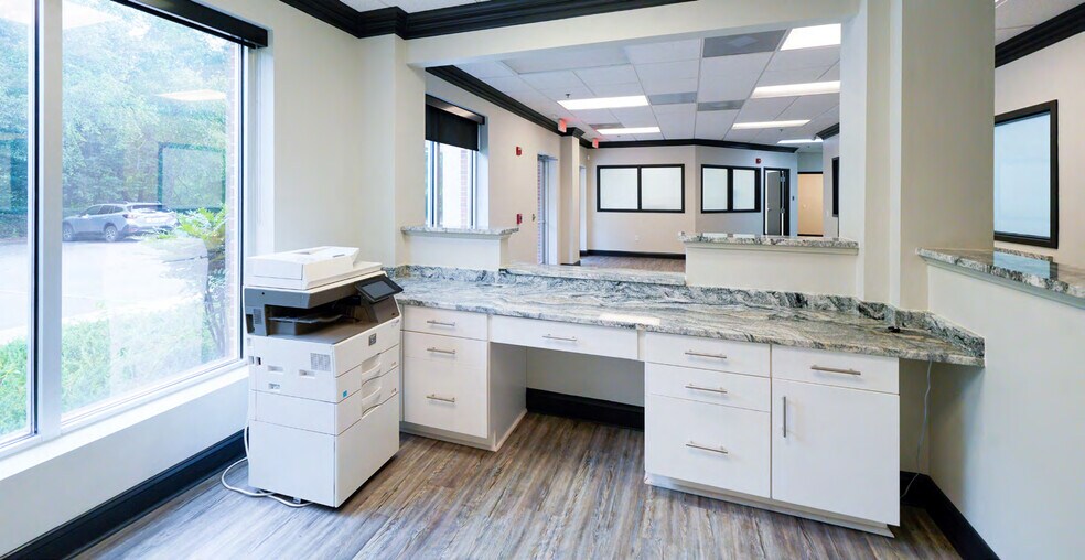 More Photos Of 3120 Latrobe Dr, Charlotte Showroom For Sale