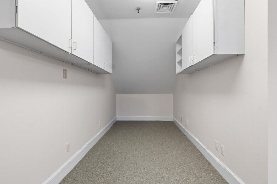 More Photos Of 111 Oronoco St, Alexandria Office For Lease