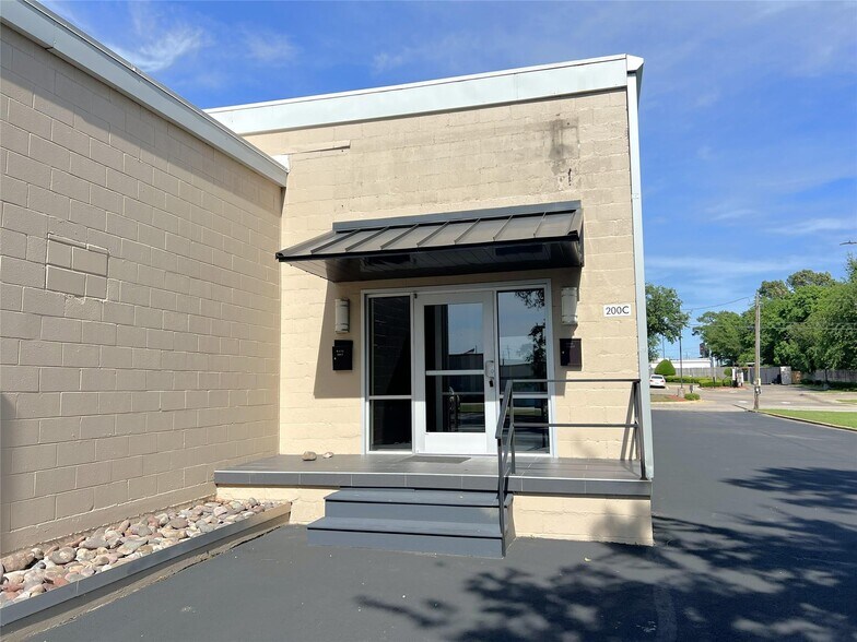 Primary Photo Of 200 Shannon Rd W, Sulphur Springs Storefront For Lease