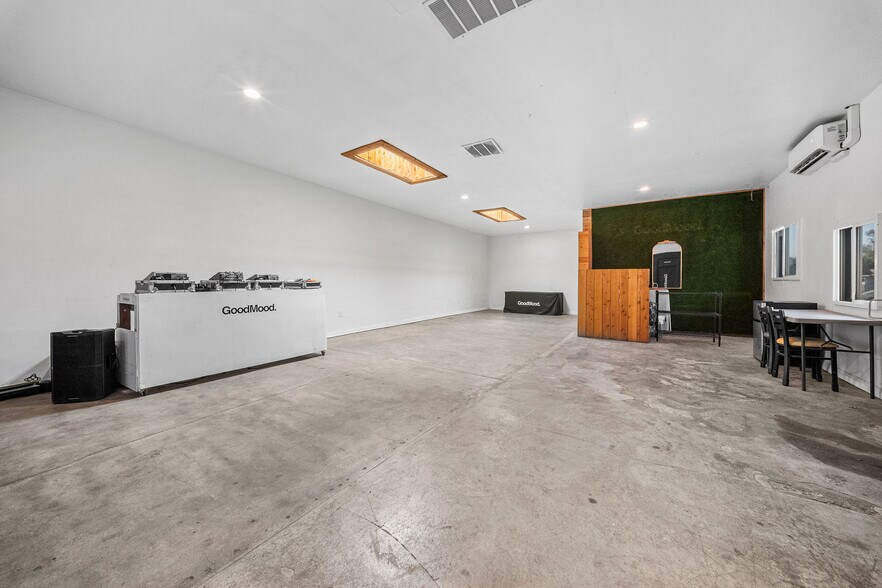 More Photos Of 5254 Alhambra Ave, Los Angeles Distribution For Sale