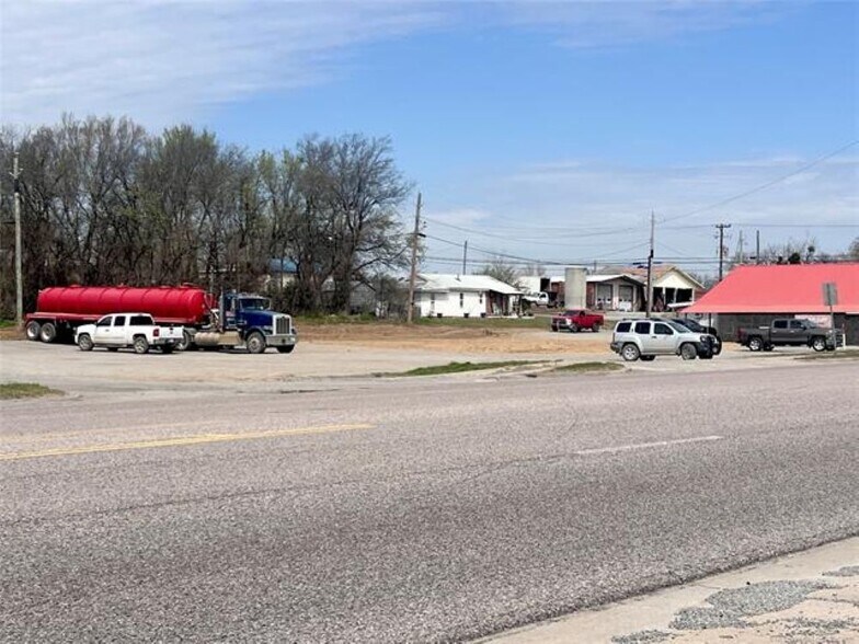 More Photos Of 909 S Garfield Ave, Kiowa Convenience Store For Sale