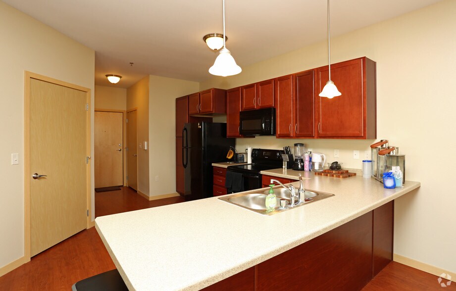 More Photos Of 401 N Washington St, Green Bay Apartments For Sale