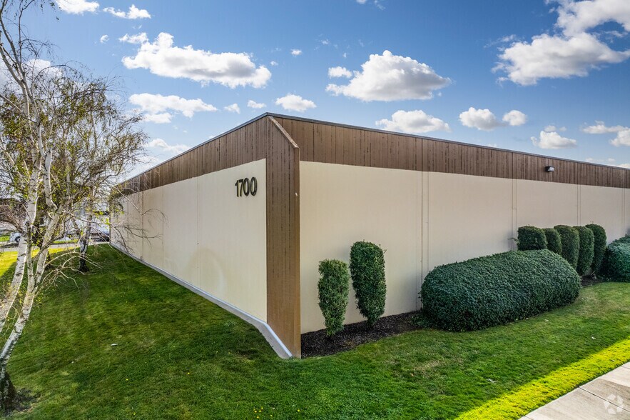 More Photos Of 1700 Enterprise Blvd, West Sacramento Warehouse For Lease