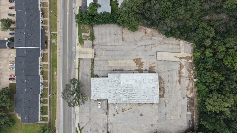 More Photos Of 2900 E Oak Springs Dr, Austin Distribution For Lease