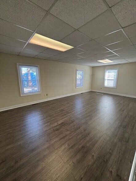 More Photos Of 1231-1249 Mall Dr, Richmond Medical For Lease