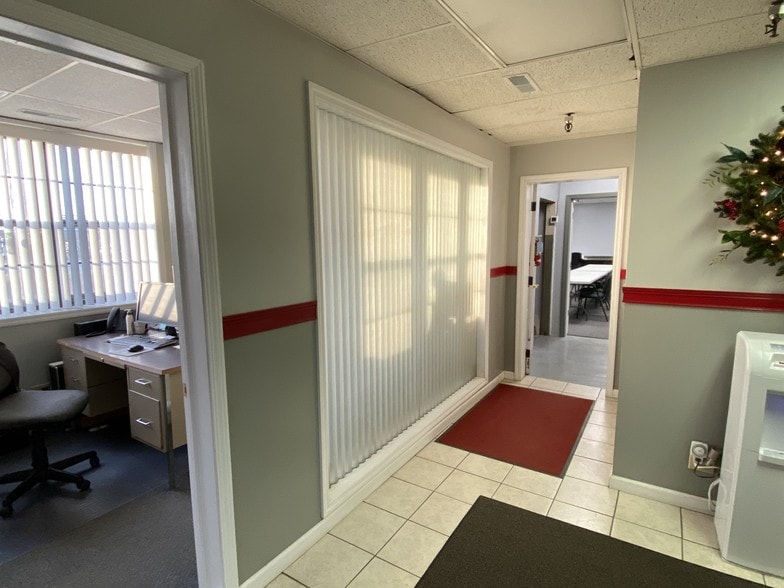More Photos Of 1201 Findlay Rd, Lima Warehouse For Lease