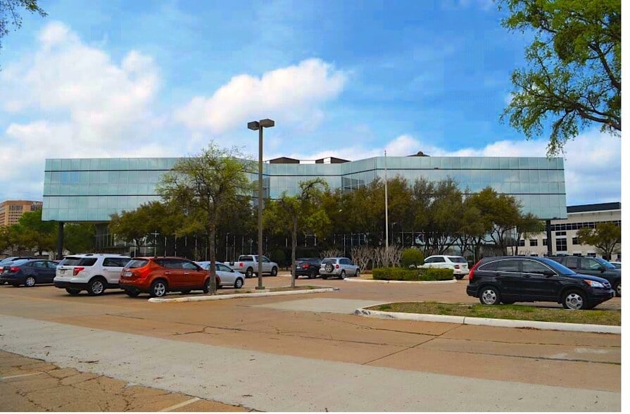 More Photos Of 8600 Freeport Pky, Irving Office For Lease