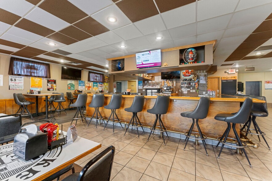 More Photos Of 118 Railroad Ave NE, Mora General Retail For Sale