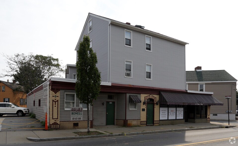 More Photos Of 168 Dean St, Providence Storefront Retail Residential For Lease