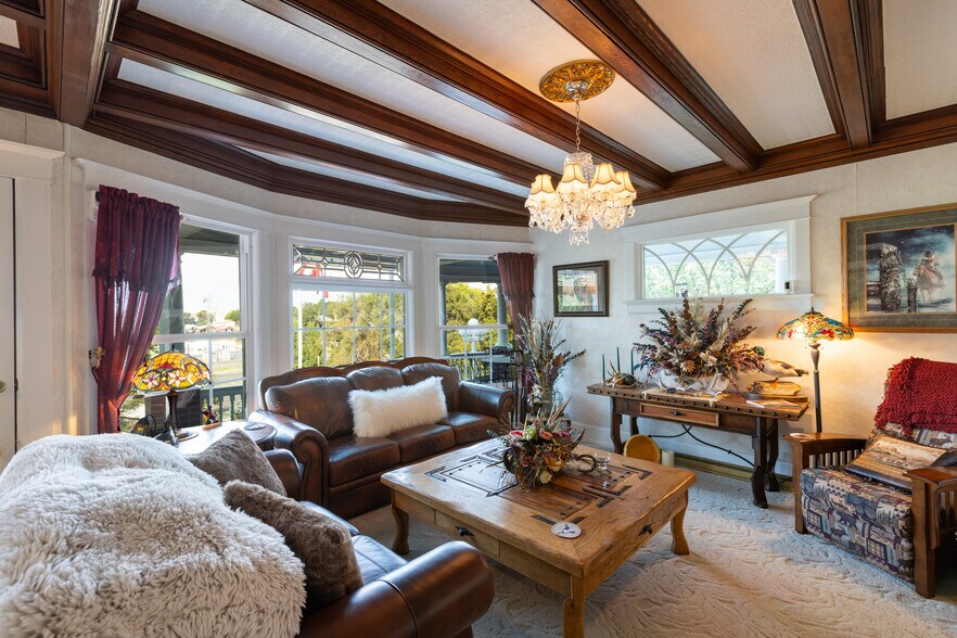 More Photos Of 620 Davis St, Wasco Specialty For Sale