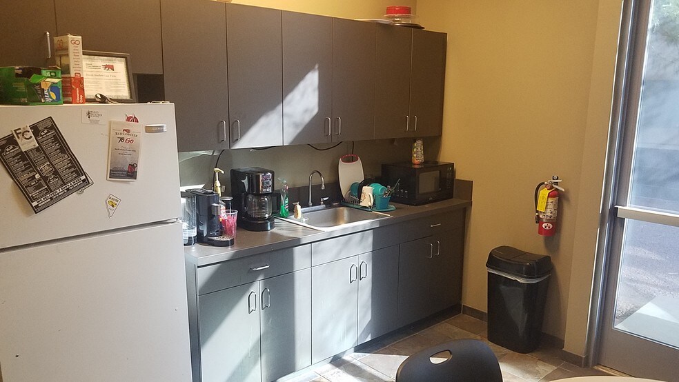 More Photos Of 375 N Stephanie St, Henderson Office For Lease
