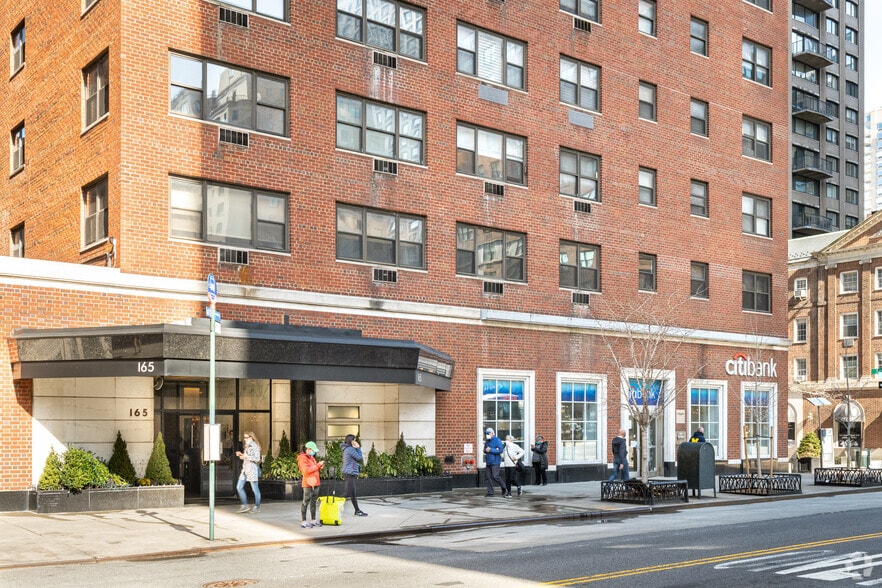 More Photos Of 165 E 72nd St, New York Apartments For Lease