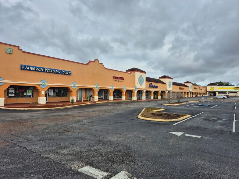 More Photos Of 2526 W Tampa Bay Blvd, Tampa General Retail For Lease