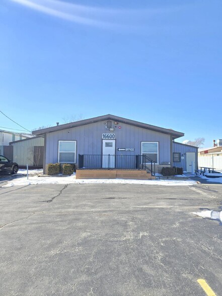 More Photos Of 16600 Crawford Ave, Country Club Hills Warehouse For Lease