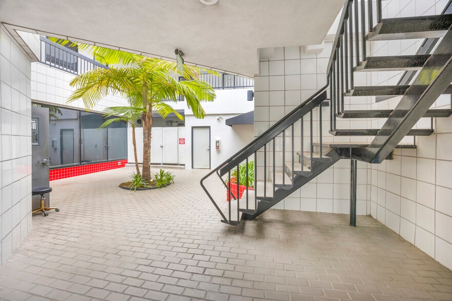 More Photos Of 5353 E 2nd St, Long Beach Storefront Retail Office For Lease