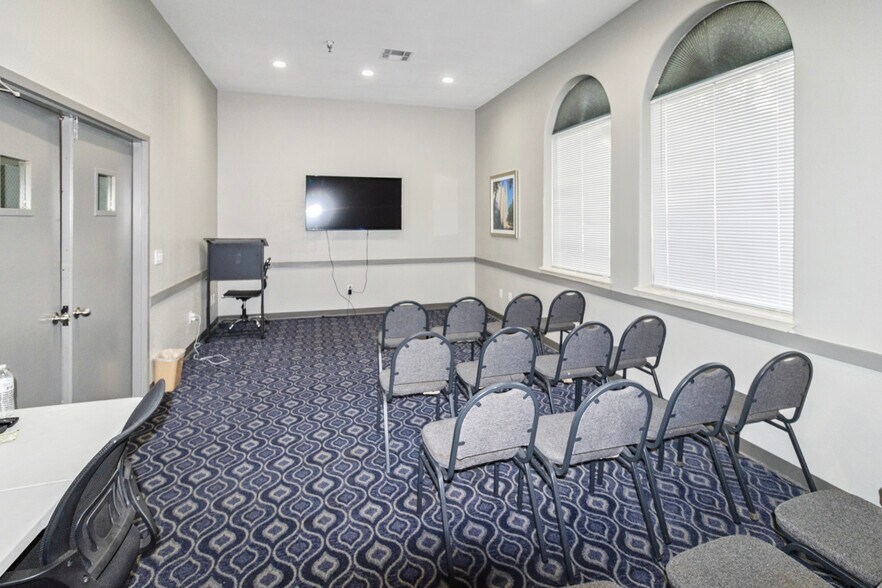 More Photos Of 17550 Northwest Fwy, Houston Hotel For Sale