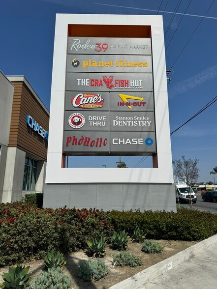 More Photos Of 7911-7927 Garden Grove Blvd, Garden Grove General Retail For Lease