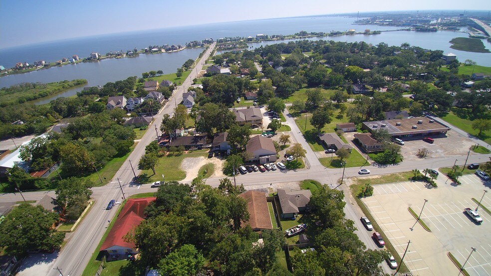 More Photos Of 1105 N Meyer Rd, Seabrook Office For Sale