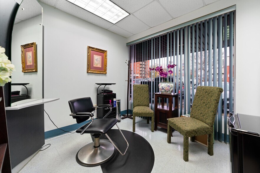 More Photos Of 20 S Main St, Manchester Freestanding For Lease