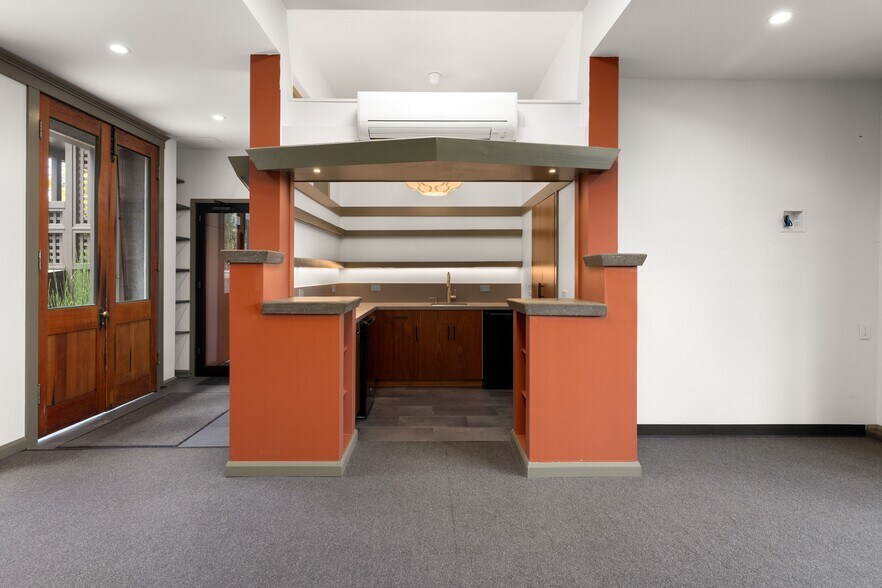 More Photos Of 5500 Doyle St, Emeryville Office For Sale