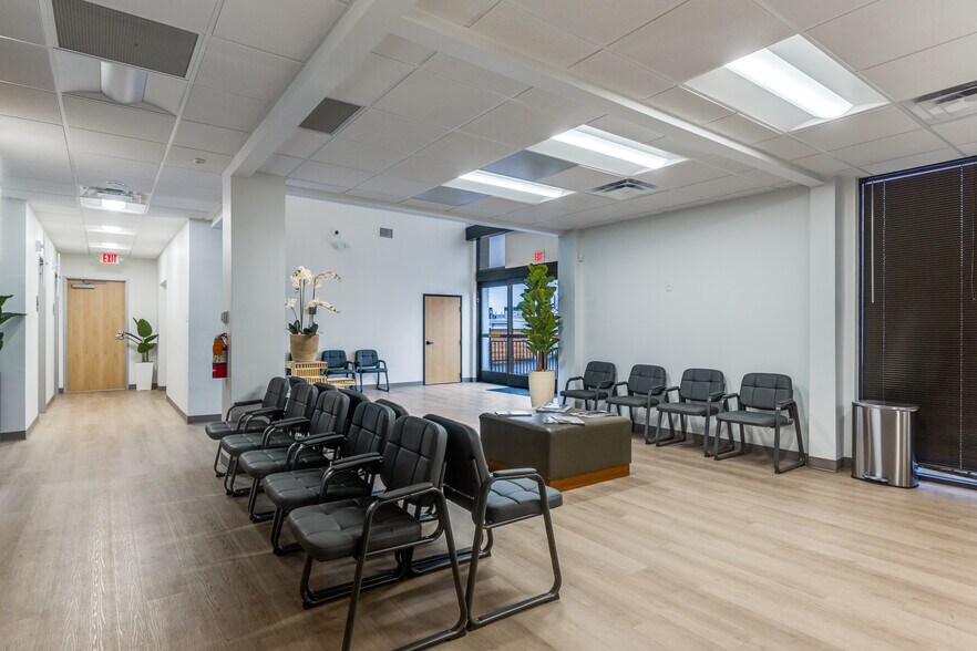 More Photos Of 1735 Babcock Rd, San Antonio Office For Lease