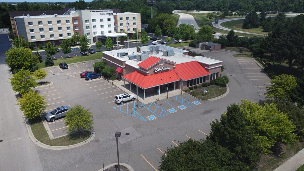 Primary Photo Of 41190 Ford Rd, Canton Township Restaurant For Lease