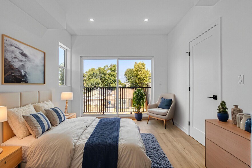 More Photos Of 10828 Hesby St, North Hollywood Apartments For Sale