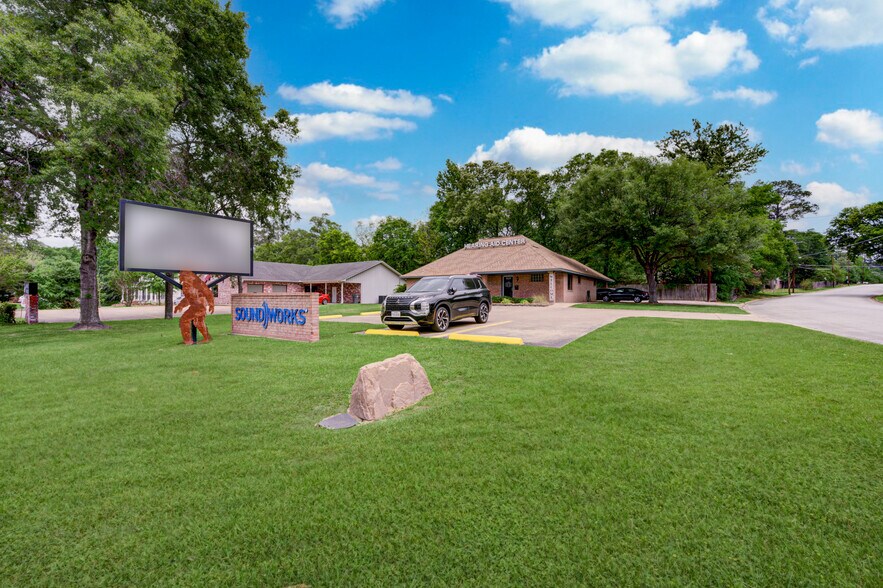 More Photos Of 1321 S John Redditt Dr, Lufkin General Retail For Sale