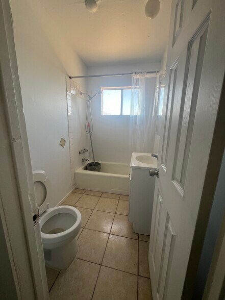 More Photos Of 29867 N 1st St, Barstow Apartments For Sale