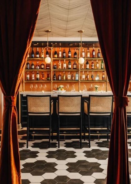 More Photos Of 210 Hampton Rd, Southampton Restaurant For Sale