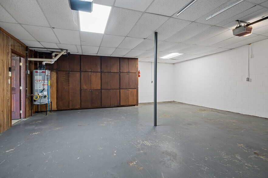 More Photos Of 1499 W Whitehall Rd, Cookeville Light Distribution For Sale