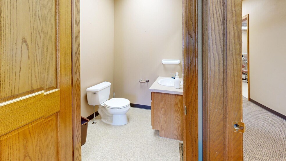 More Photos Of 703 Prentice St, Granite Falls Medical For Lease