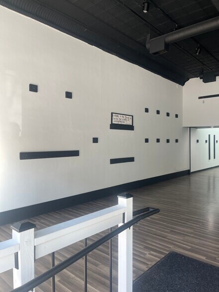 More Photos Of 211 N Cedar Ave, Owatonna Restaurant For Lease