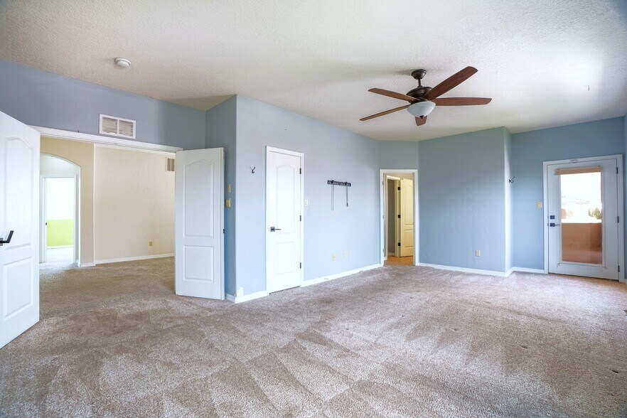 More Photos Of 4316 Beresford Ln Nw, Albuquerque Flex For Sale