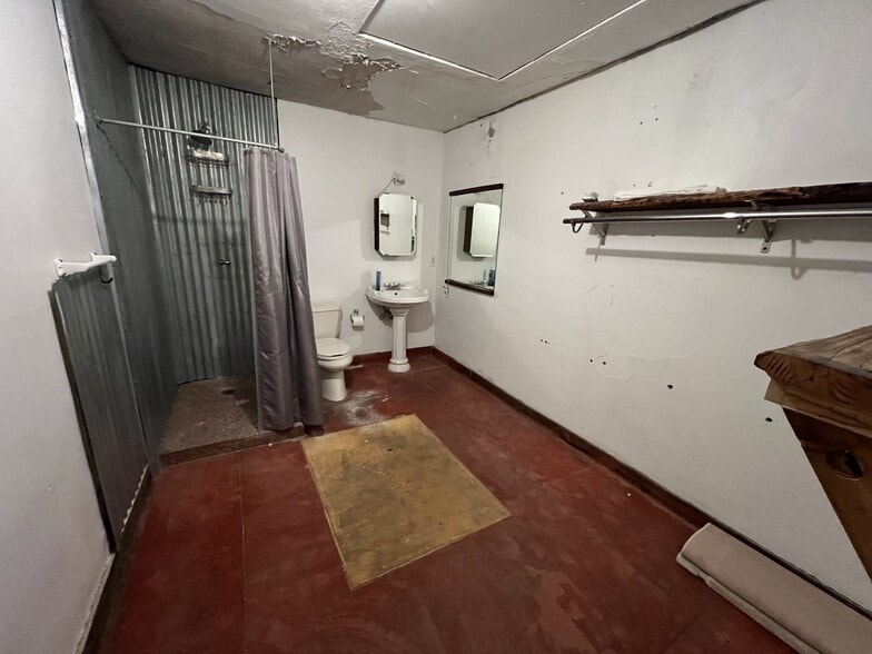 More Photos Of 1708 Logan St, Cincinnati Apartments For Lease