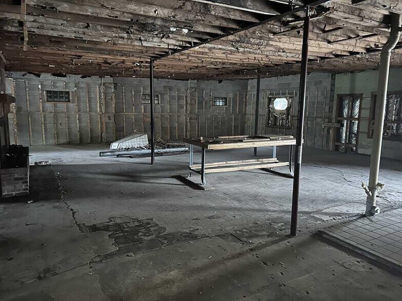 More Photos Of 2598 Oceana Dr, Shelby Restaurant For Sale