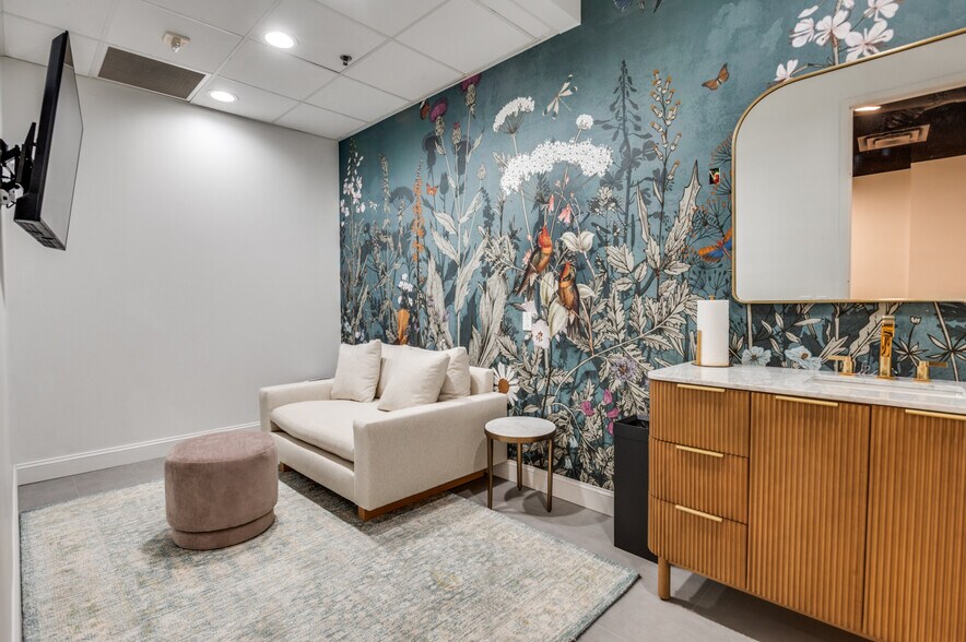 More Photos Of 4200 Regent Blvd, Irving Office For Lease
