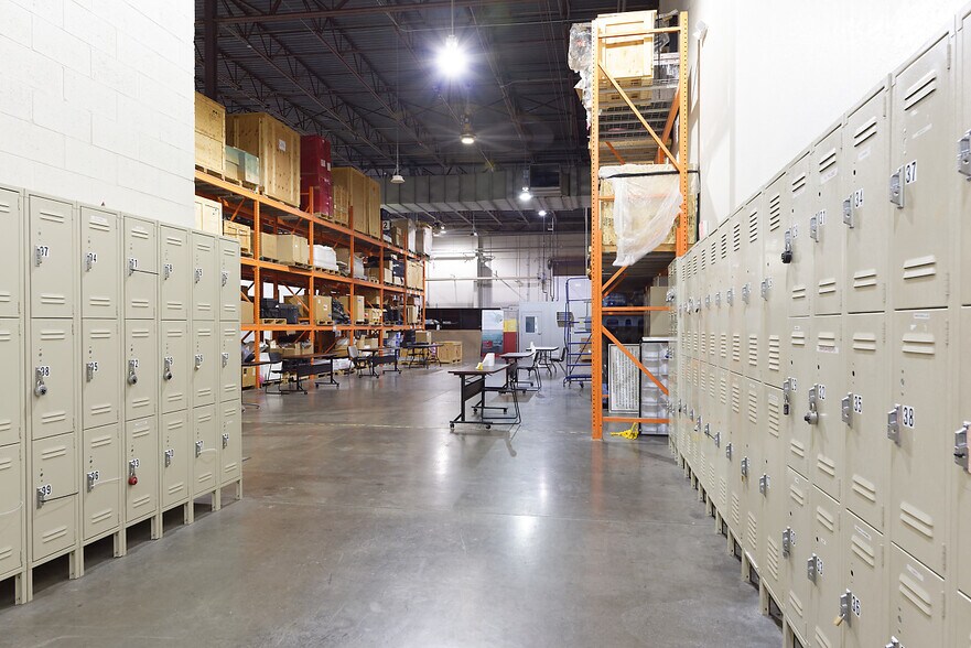 More Photos Of 7775 N Casa Grande Hwy, Tucson Manufacturing For Lease